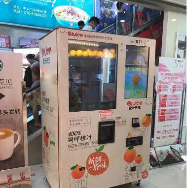PLC van Juice Vending Machine 800W van het Saimon Verse Fruit drukvat voor Luchthaven